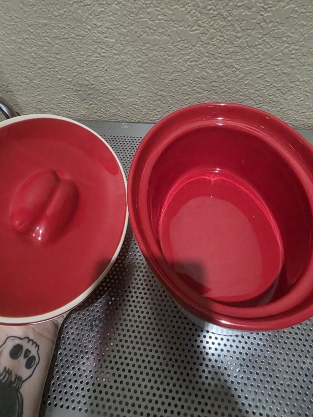 Cordon Bleu 3 Quart Oval Casserole Dish W/ Lid Red White Vintage - Picture 3 of 6